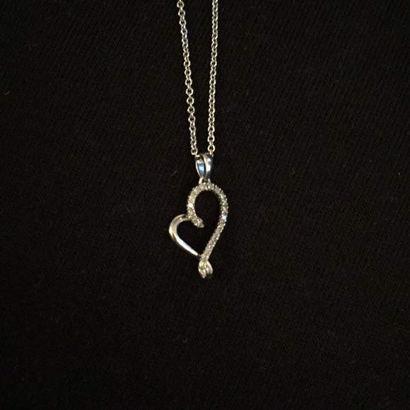 Kay Jewelers Jewelry - Heart Pendent Necklace Kay Jewelers